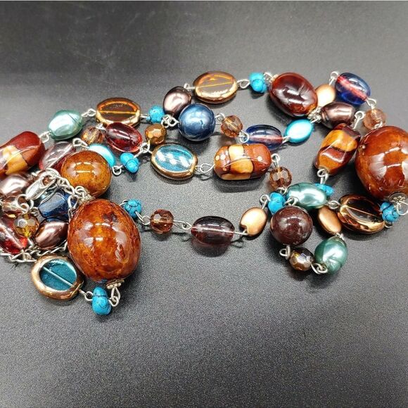 Glass and stone silver tone Fall necklace - Picture 4 of 5